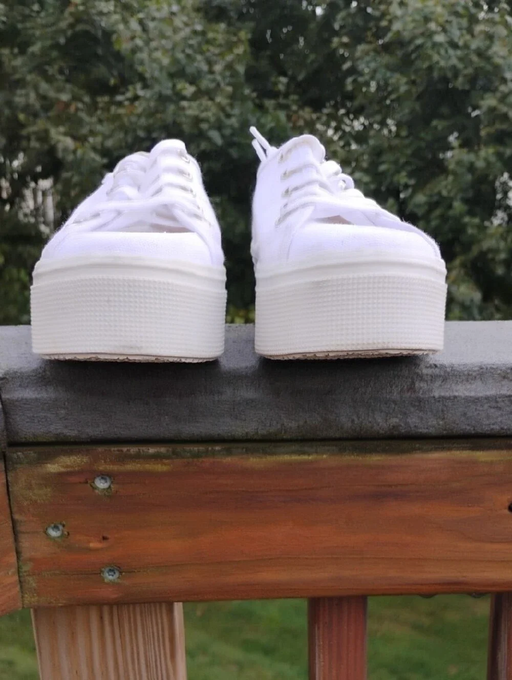 Steve Madden classic white